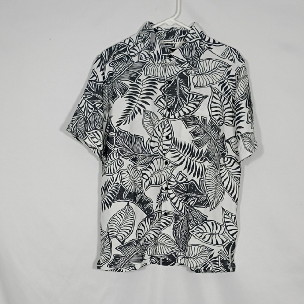 NWT Quiksilver Black and White Siesta Woven Short Sleeve Tencel Mens Size Small
